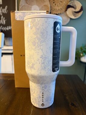 Hydrojug Traveler (32oz) in CHERISH! New! Limited Edition!